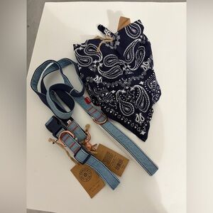 NWT Levi’s X Target bundle
Extra large collar Sherpa lined, leash, handkerchief